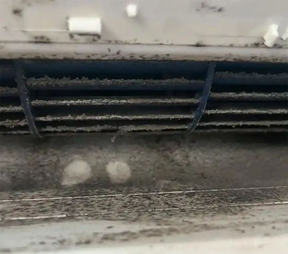 大宁空调吹的风有股烧焦味是怎么回事